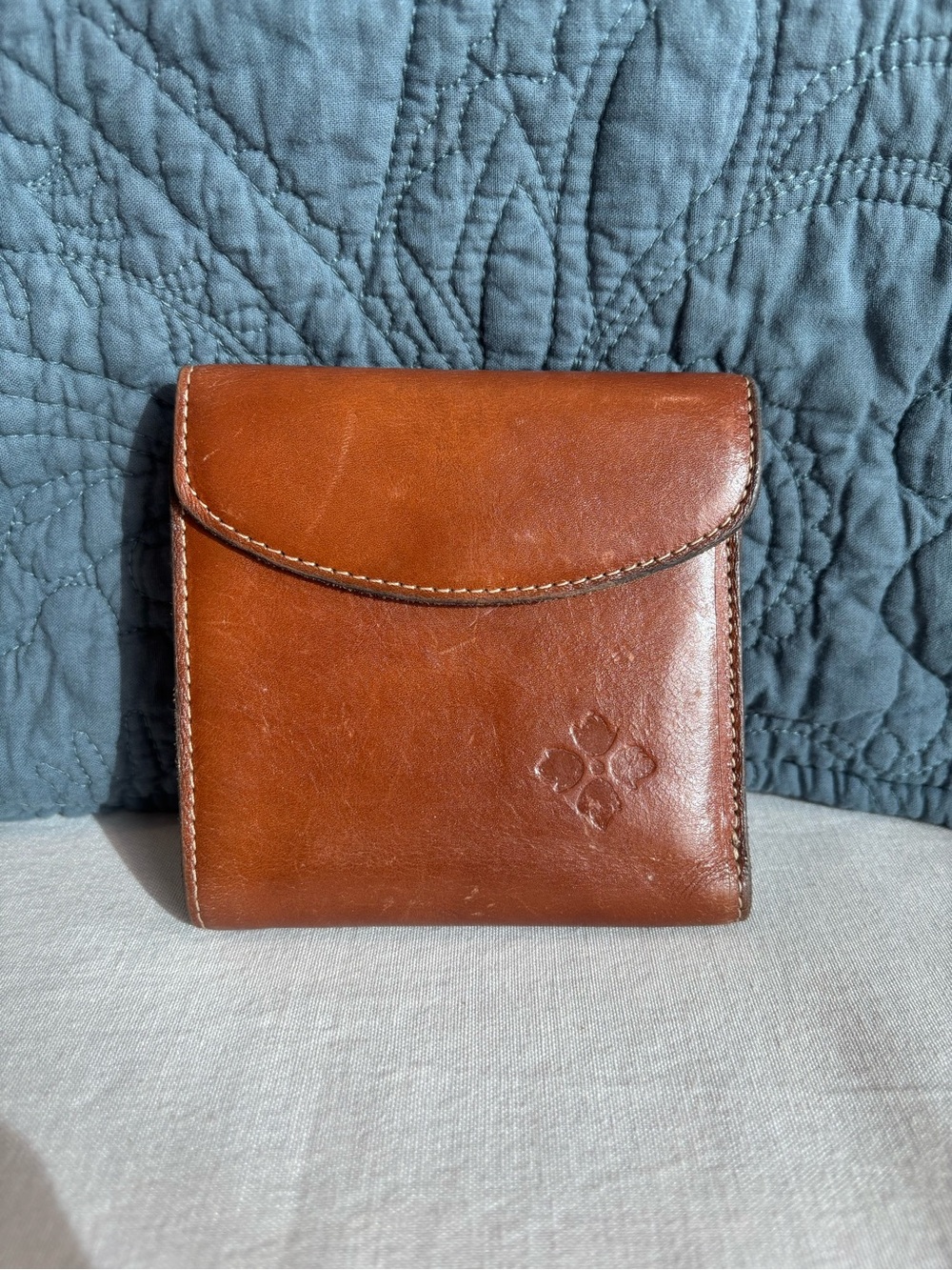 Patricia Nash Reiti Cognac Leather Bifold Kisslock Wallet Vintage Style